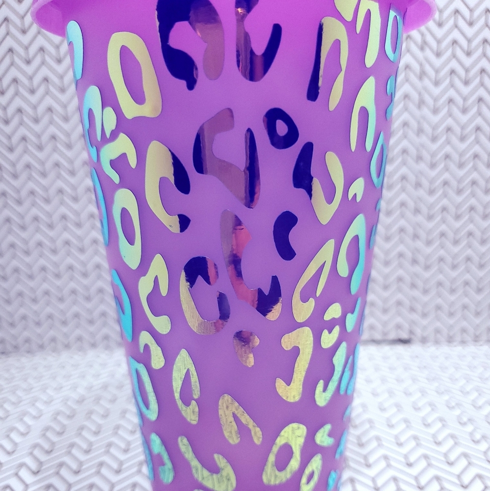 Holographic cheetah print color changing cup